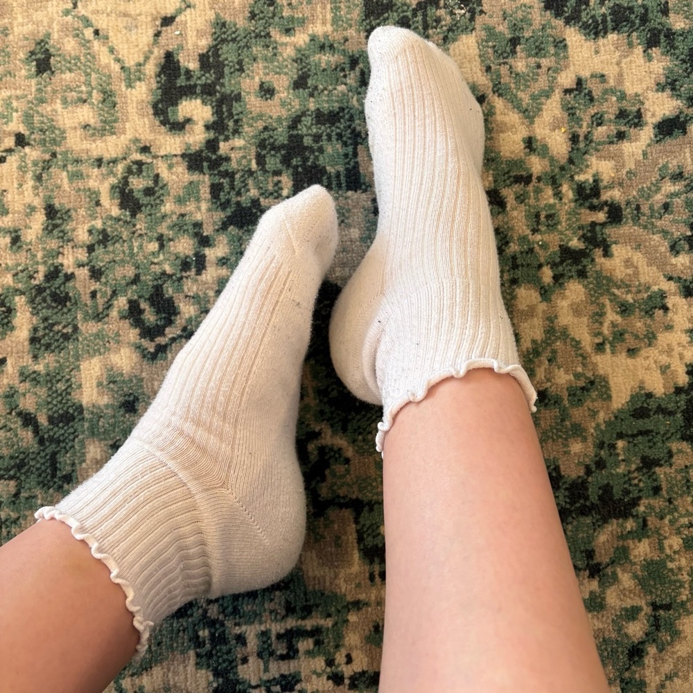 White Ribbed Ankle Socks